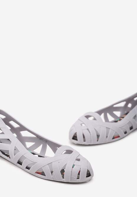 Szare Balerinki Ozdobione Wycięciami na Cholewce Sylaria