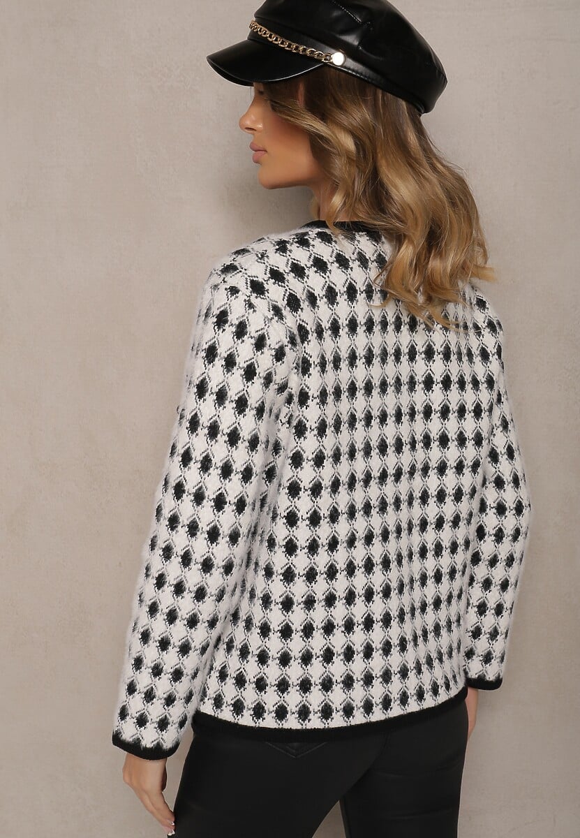 Biały Wiskozowy Kardigan Ozdobiony Wzorem w Pepitkę i Guzikami Saveri