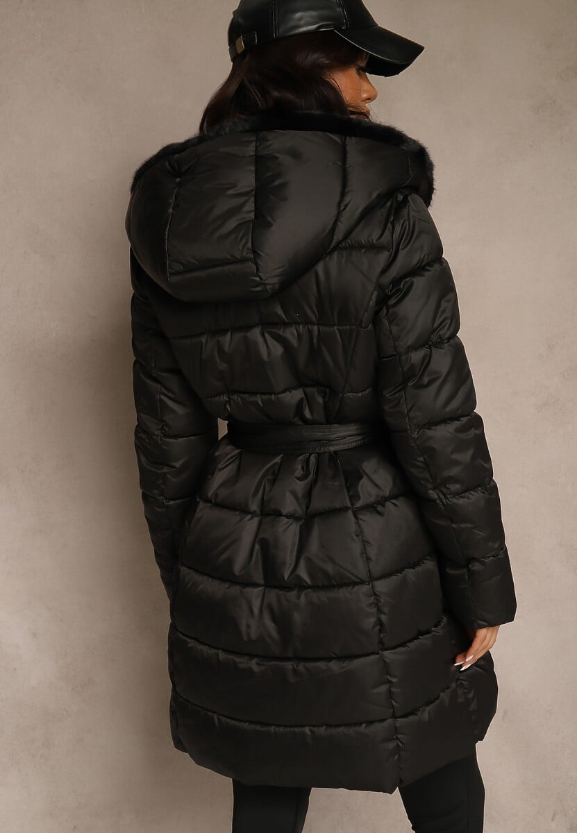 Czarna Pikowana Kurtka z Nieodpinanym Kapturem o Długim Kroju z Paskiem Lidassea