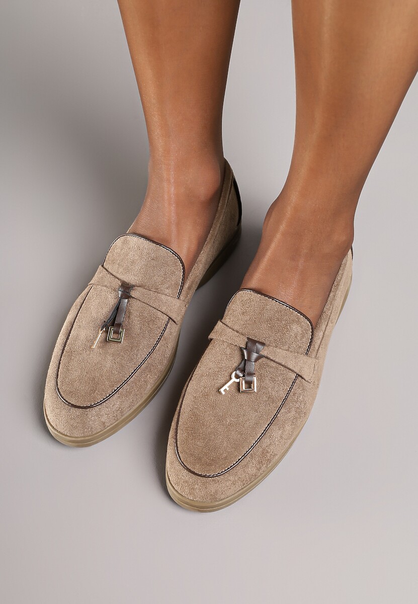 Ciemnobeżowe Klasyczne Mokasyny z Ekozamszu Deorielis