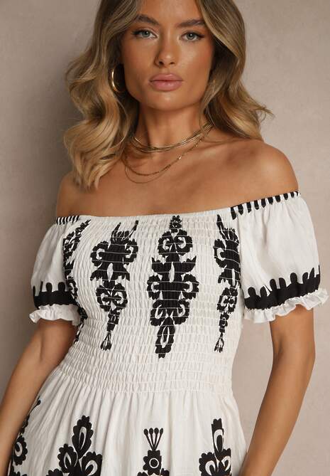 Biała Sukienka Hiszpanka Ozdobiona Etnicznym Printem Aralette
