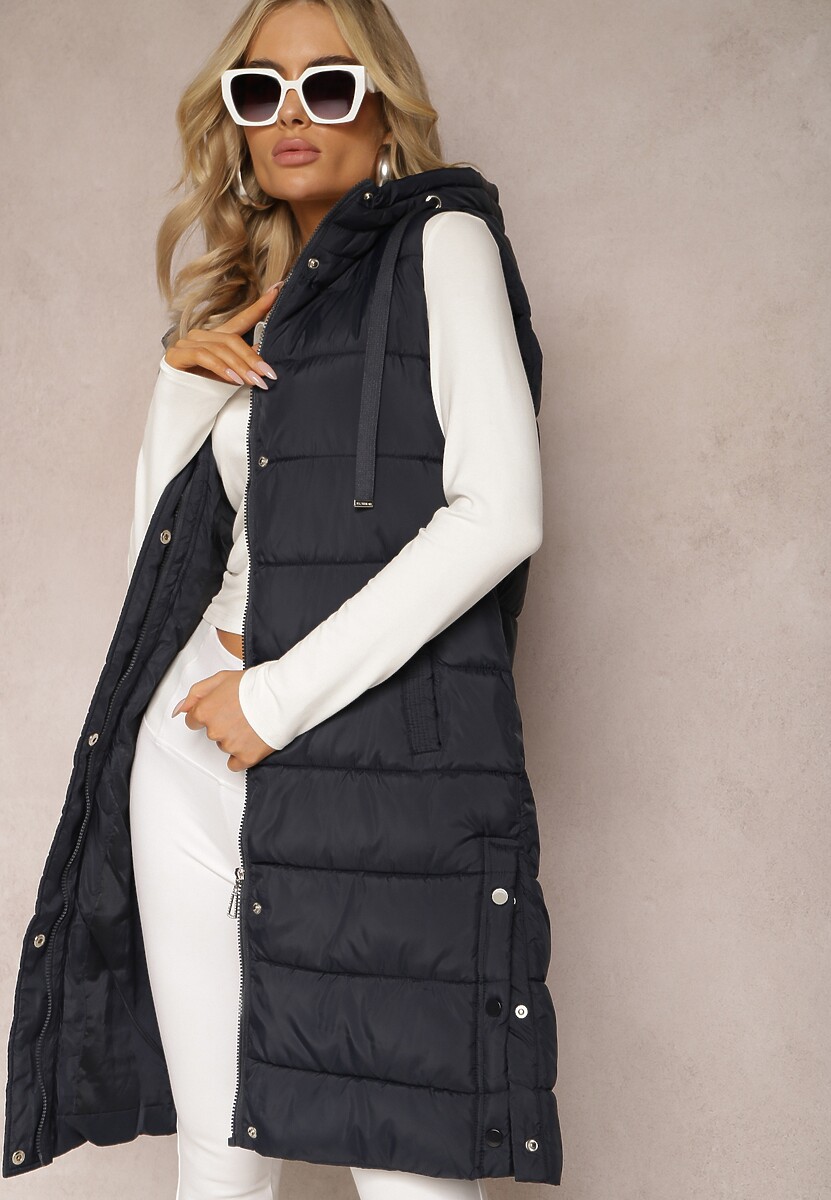 Granatowa Kamizelka o Wydłużonym Fasonie z Pikowaniem i Kieszeniami Banuni