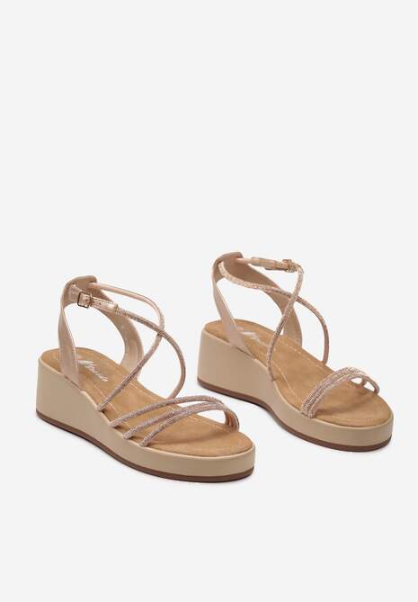 Beżowe Sandały na Koturnie i Platformie Ozdobione Błyszczącymi Cyrkoniami Kaija