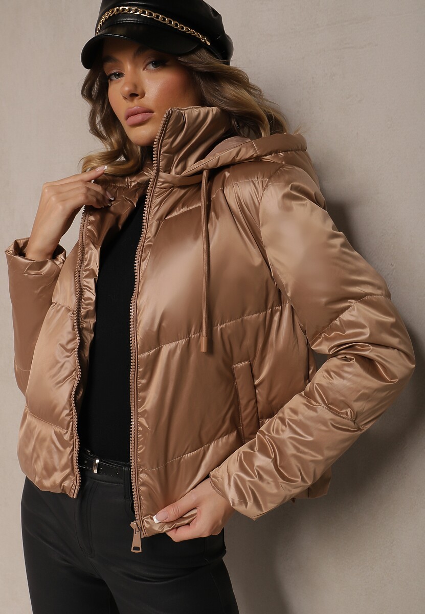 Beżowa Kurtka z Pikowaniem i Troczkiem w Talii oraz Kapturem Aielera