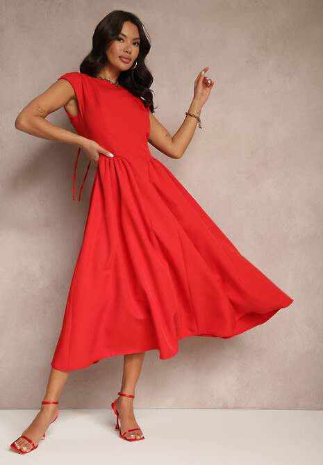 Czerwona Rozkloszowana Sukienka z Wiązaniem i Dekoltem w Kształcie Łódki Alanira