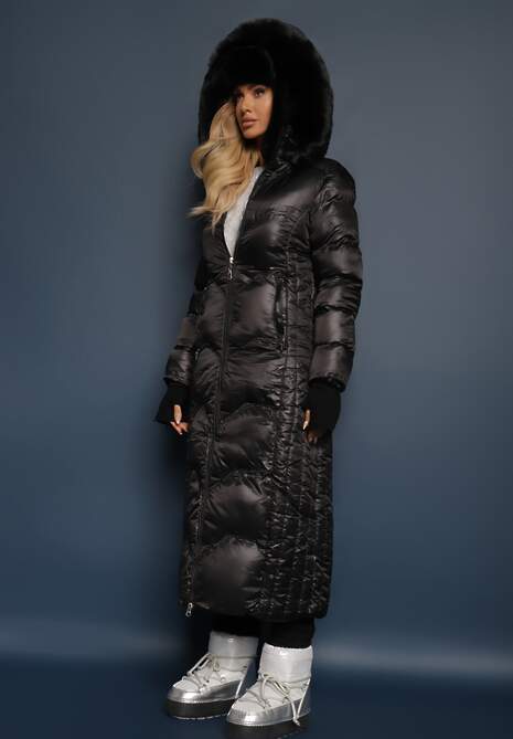 Czarna Kurtka Płaszcz z Ozdobnym Pikowaniem z Kapturem z Futerkiem i Marszczeniami Larian
