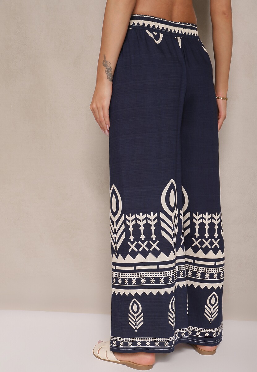 Granatowe Szerokie Spodnie z Wiskozy z Gumką w Talii Zdobione Etnicznym Wzorem Soleldi