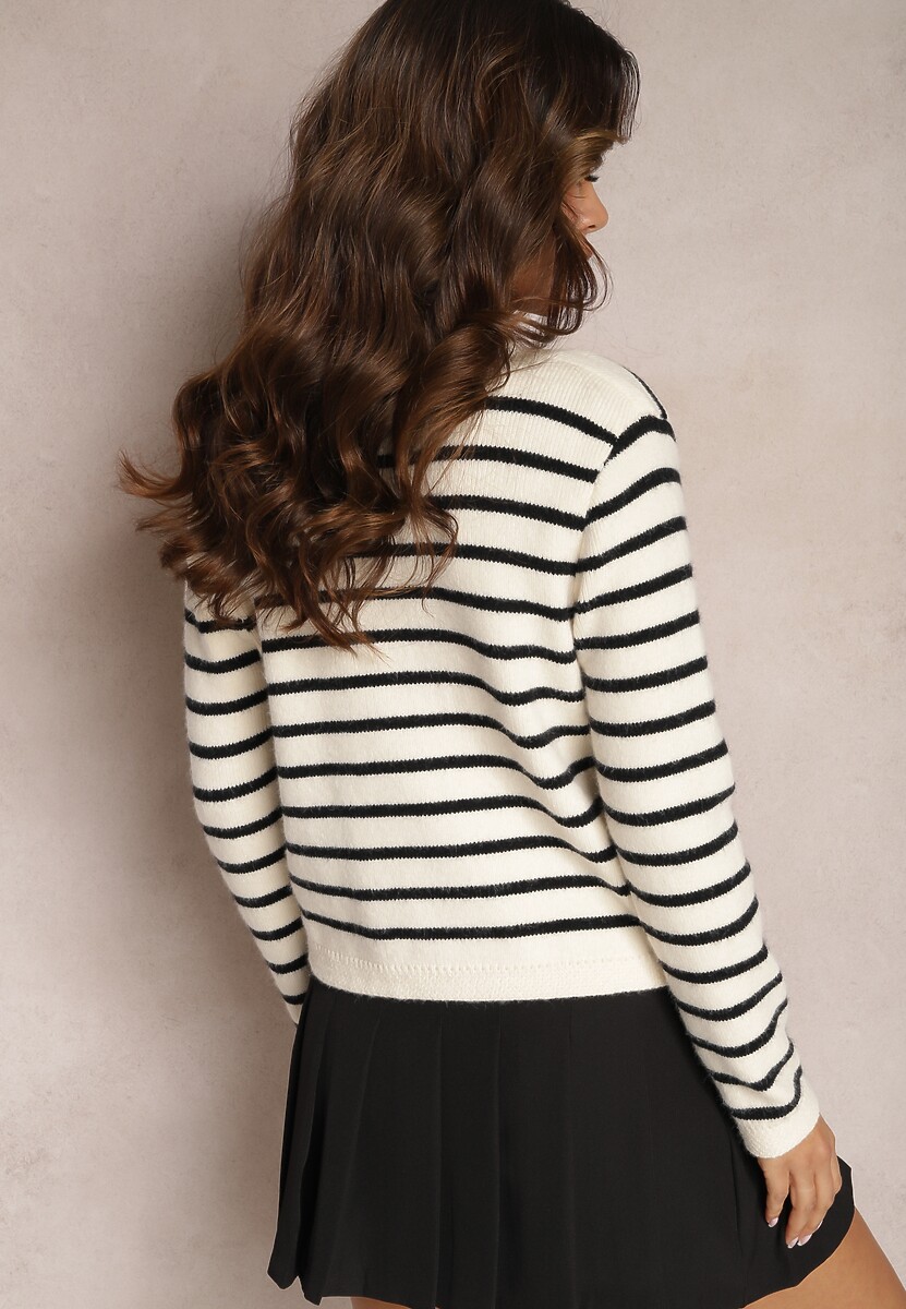 Biały Kardigan z Wiskozy w Paski z Ozdobnymi Guzikami i Imitacją Kieszeni Zaffina