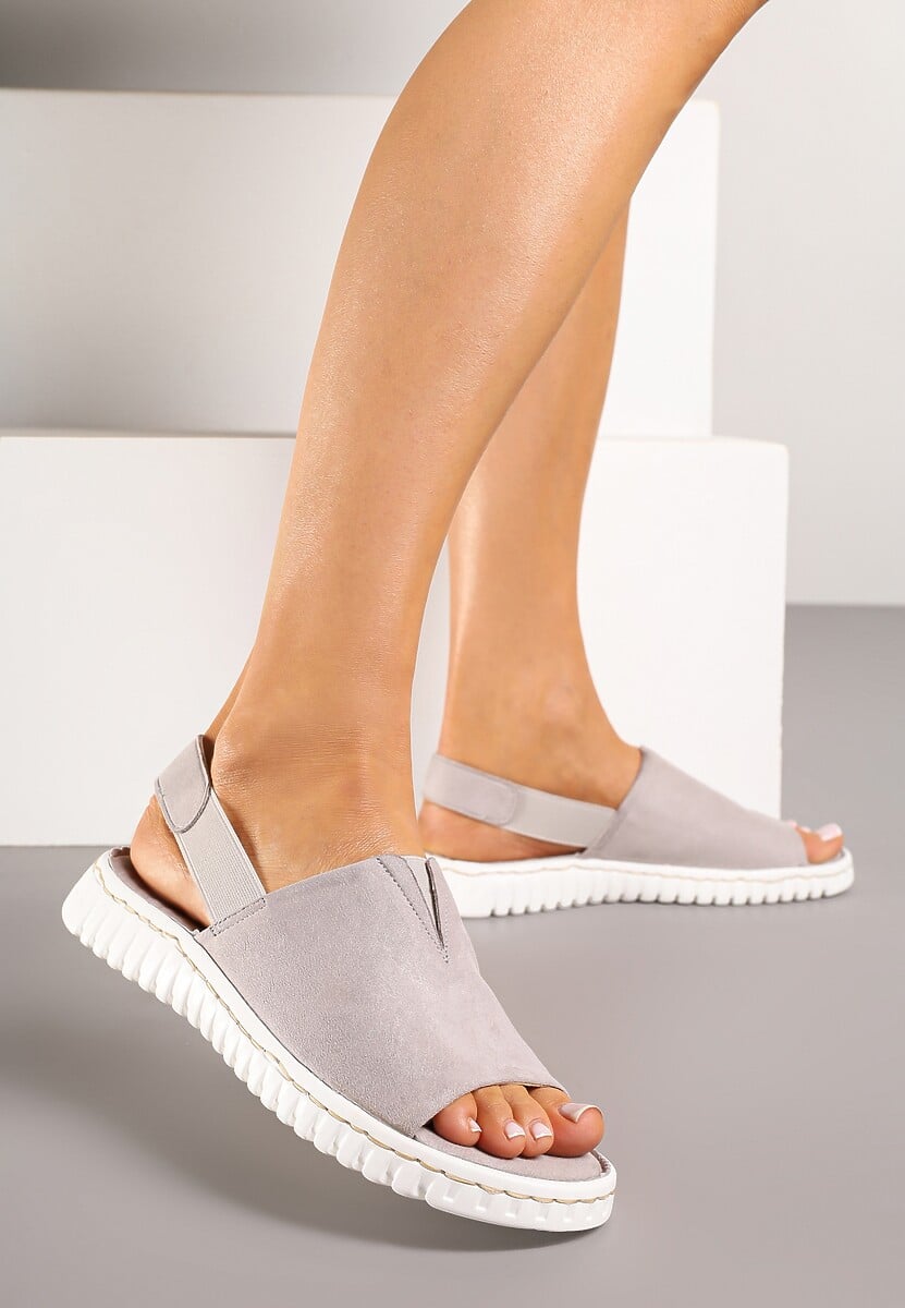 Szare Sandały Vices z Ekozamszu na Podeszwie Zdobionej Żłobieniami Saruvelle