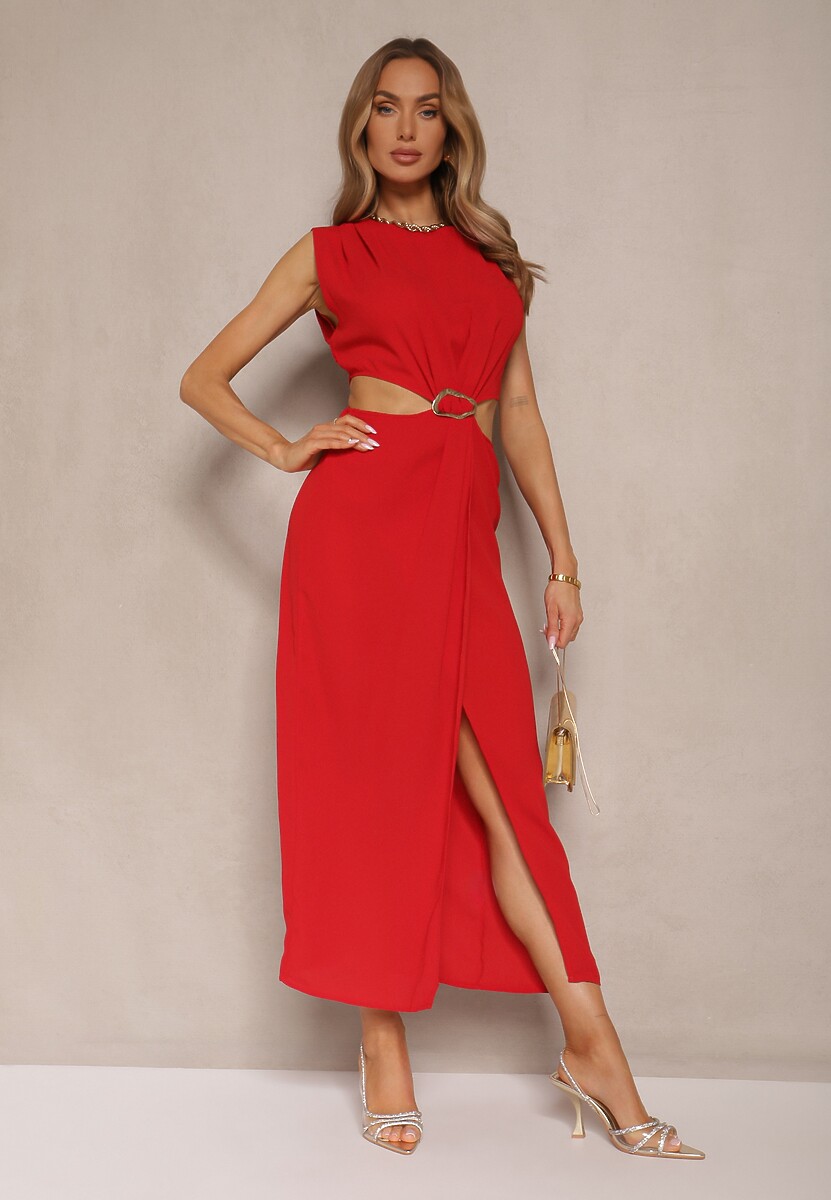 Czerwona Sukienka z Rozkloszowanym Dołem Ozdobiona Wycięciami w Talii i Metalicznym Detalem Galanissa