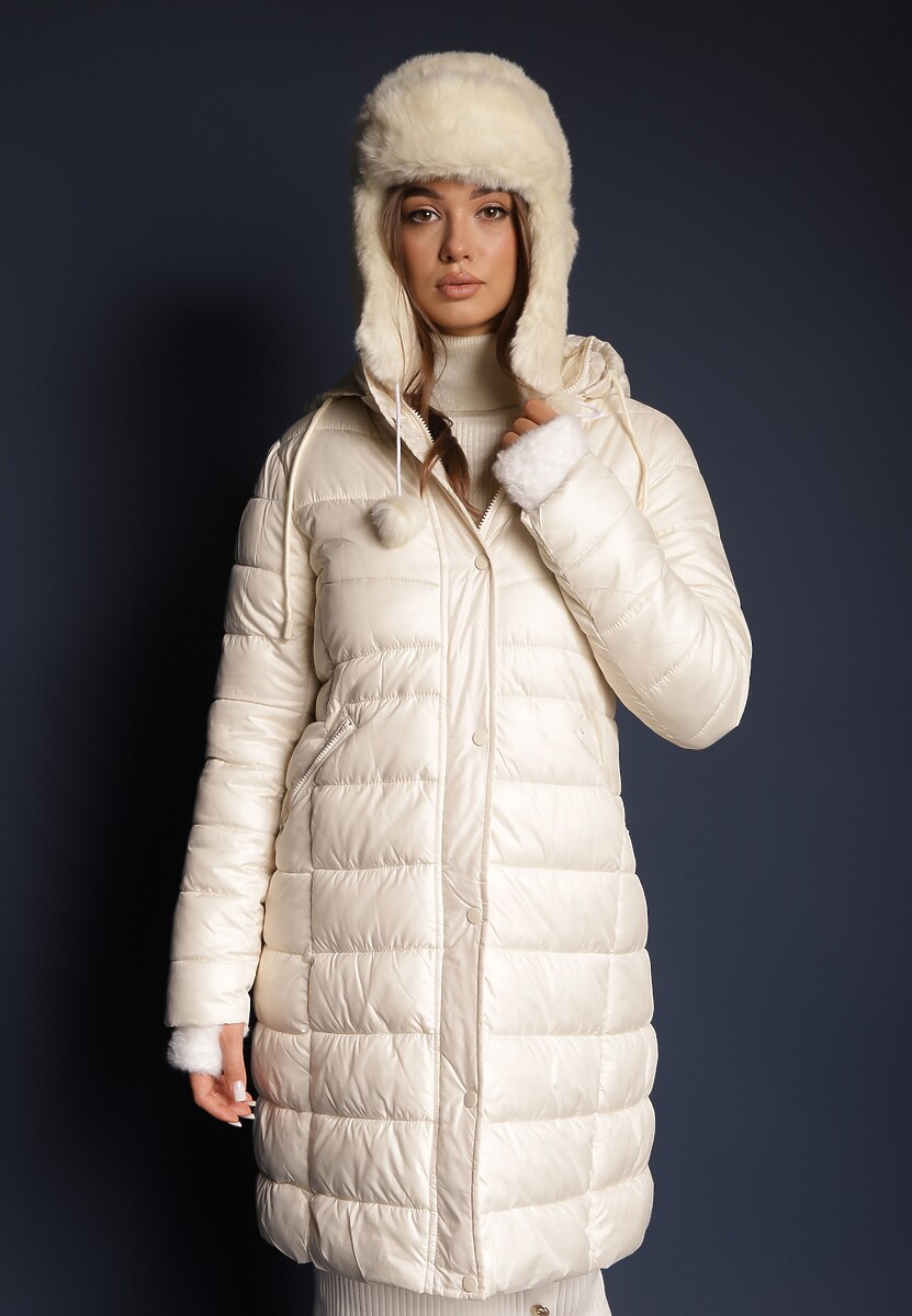 Jasnobeżowa Długa Kurtka z Kapturem i Dwustronnym Suwakiem Zdobiona Pikowaniem Sanvela