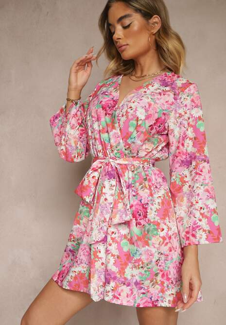 Różowy Kopertowy Kombinezon z Wiązanym Paskiem i Rozszerzanymi Rękawami Telurea