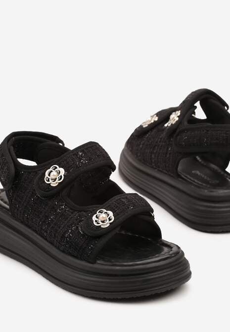 Czarne Sandały na Tłoczonej Platformie z Tweedową Cholewką Meravira