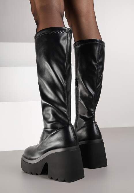 Czarne Kozaki Vices w Stylu Grunge z Dopasowaną Cholewką Platformą i Słupkiem Falemira