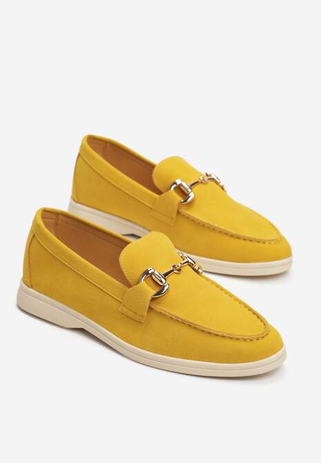 Żółte Mokasyny na Płaskiej Podeszwie z Przeszyciami i Ozdobną Klamerką Alenor