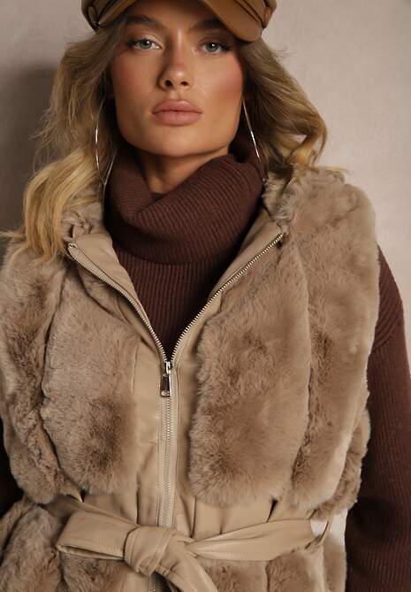 Ciemnobeżowa Kamizelka Futerko z Kapturem i Kieszeniami Wiązana w Talii Jackiena