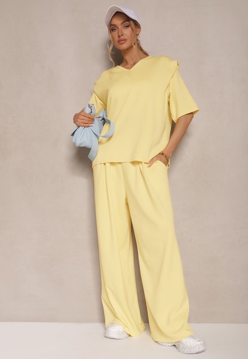 Żółty Komplet z Wiskozą T-shirt z Dekoltem w Serek i Spodnie o Szerokim Kroju Zevline