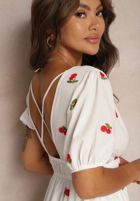 Biała Rozkloszowana Koktajlowa Sukienka z Bawełny z Gumką w Talii i Haftem z Wisienkami Vimasina