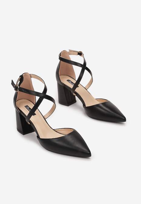 Czarne Czółenka Akisiphaeia