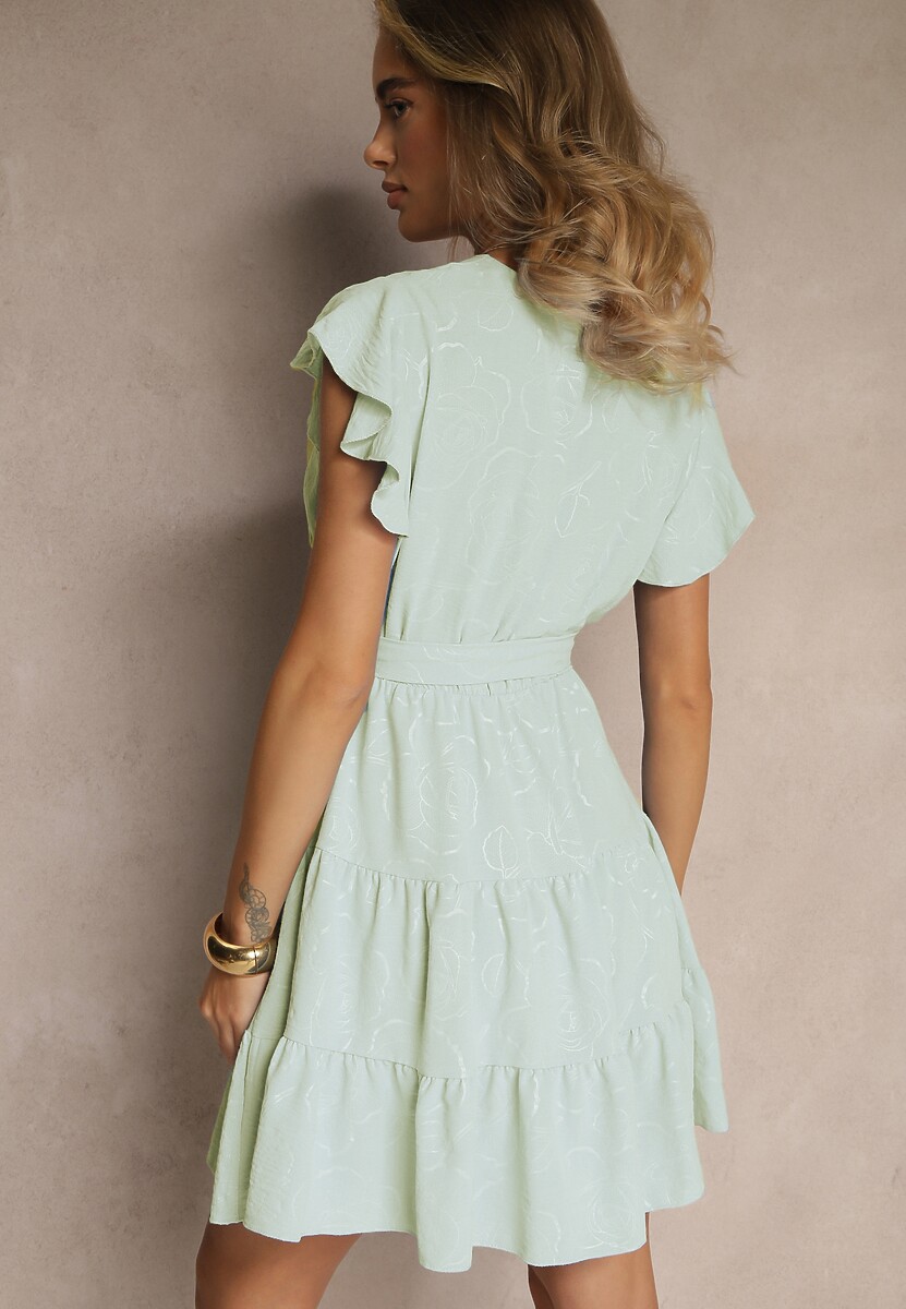 Jasnozielona Rozkloszowana Sukienka z Paskiem i Falbanami Lilarea