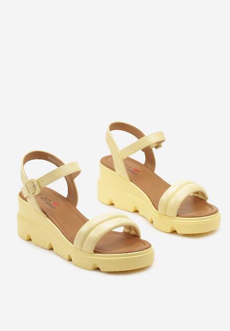 Żółte Sandały z Ekoskóry Zapinane Przy Kostce na Koturnie Gazina