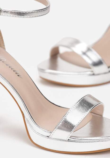 Srebrne Sandały na Słupku z Paskiem ze Sprzączką Sultana