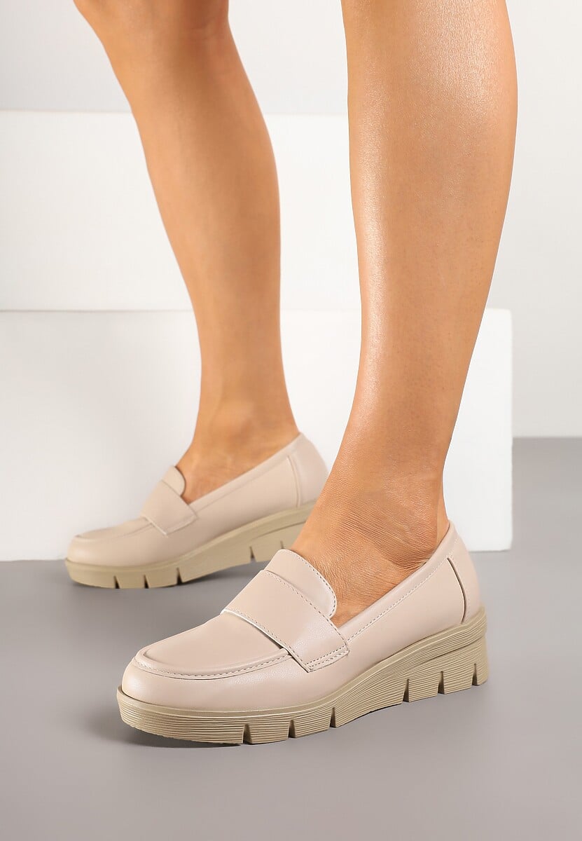 Ciemnobeżowe Półbuty Mokasyny na Koturnie z Wkładką ze Skóry Naturalnej Ozdobione Paskiem Zorvia