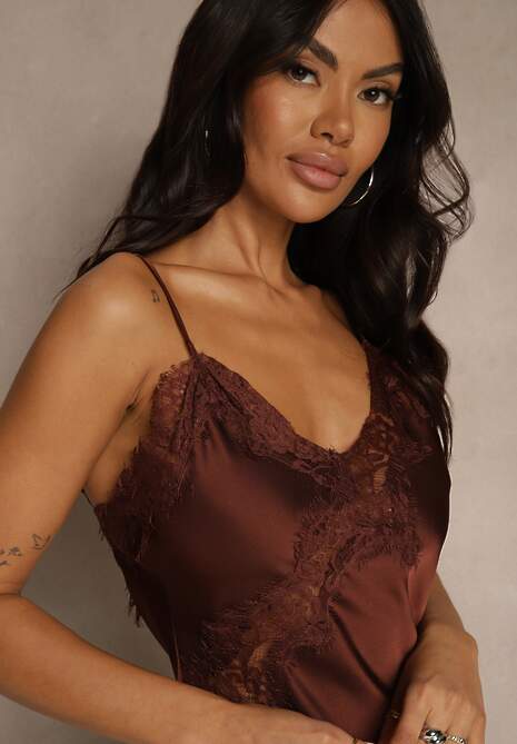 Brązowa Satynowa Sukienka Asymetryczna z Koronką Monoria