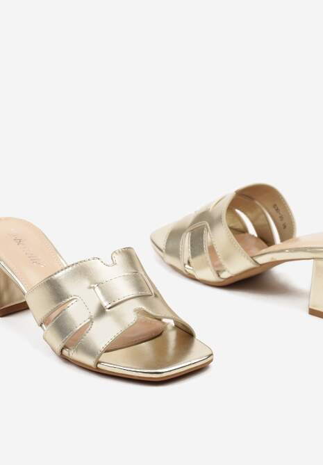 Złote Casualowe Klapki na Słupku Wykończone Kwadratowym Noskiem i Przeplecionymi Paskami Avelila