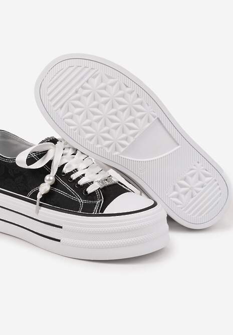 Czarne Trampki na Platformie Ozdobione Perełkami Yasami