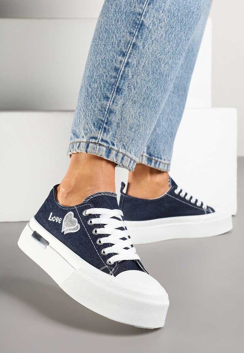 Granatowe Trampki na Platformie z Ozdobnym Napisem i Sercem Laviere