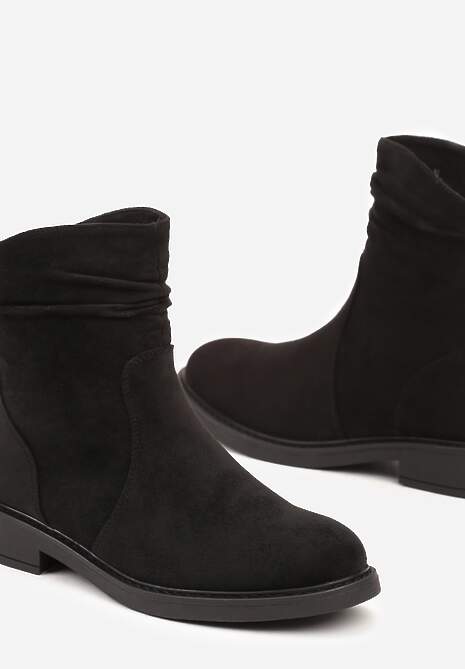 Czarne Botki na Płaskiej Podeszwie z Marszczeniami przy Cholewce z Suwakiem Raisine