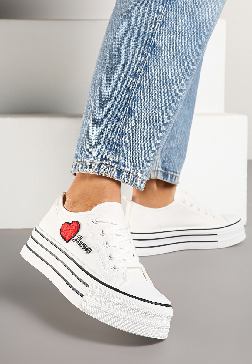 Białe Trampki na Grubej Podeszwie z Aplikacją i Napisem Eheria