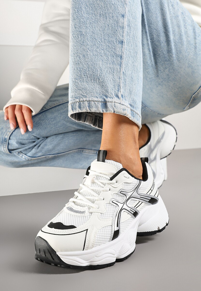 Biało-Czarne Sneakersy na Platformie z Tłoczeniem i Ozdobnymi Paskami Tatormira