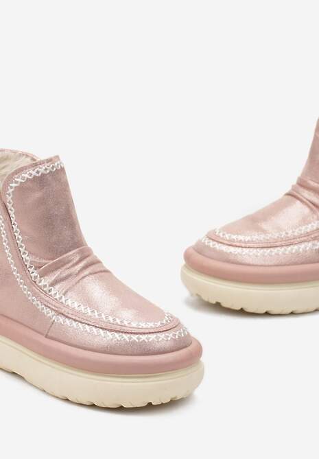 Różowe Błyszczące Śniegowce na Platformie z Kontrastowymi Przeszyciami Okuniza
