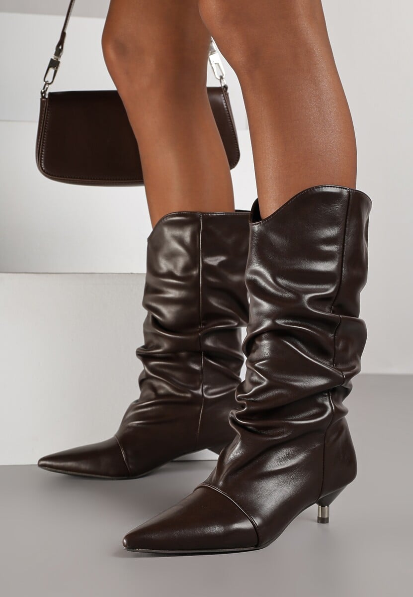 Brązowe Botki na Kaczuszce Ozdobione Marszczeniem Latovea