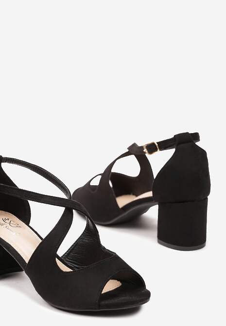 Czarne Sandały na Słupku z Imitacji Zamszu i Skrzyżowanymi Paskami Halcione