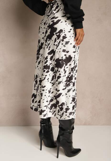 Czarno-Biała Spódnica z Satynowej Tkaniny Zdobiona Krowim Printem Kolorea