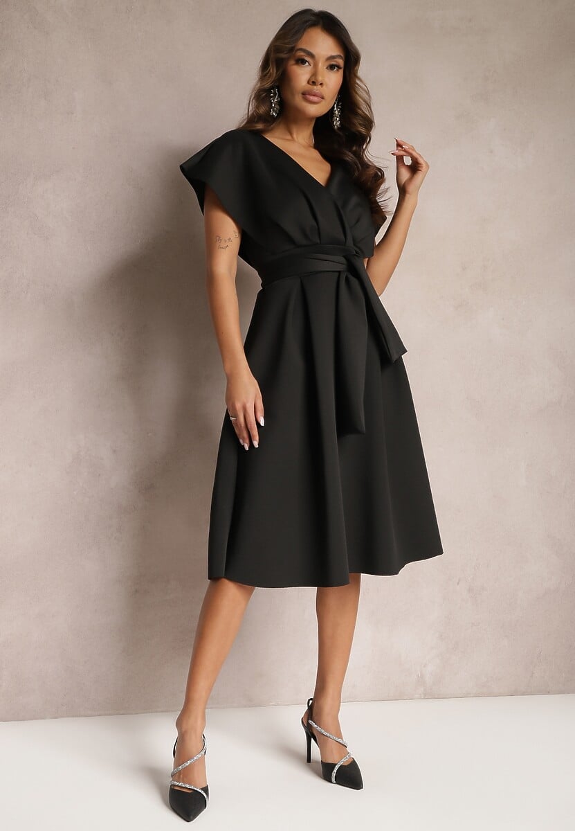 Czarna Sukienka Midi z Kopertowym Dekoltem o Rozkloszowanym Fasonie Tenero