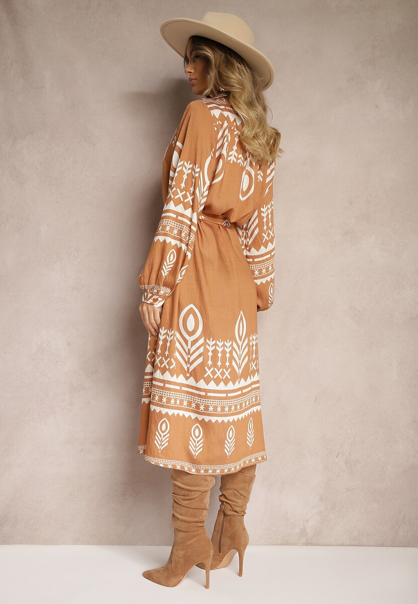 Brązowa Koszulowa Sukienka z Wiskozą w Azteckie Wzory Averisa