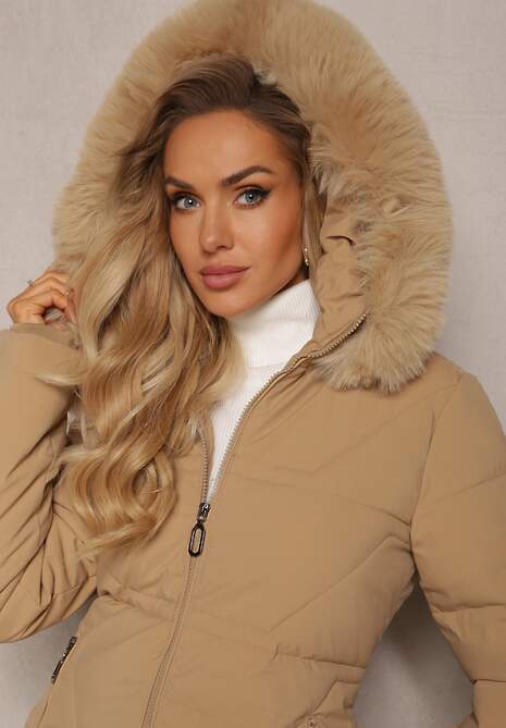 Ciemnobeżowa Pikowana Kurtka z Kapturem i Ozdobnym Futerkiem Zepiola