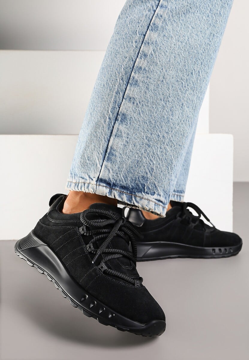 Czarne Zamszowe Sneakersy z Wkładką ze Skóry Naturalnej Dolavienne