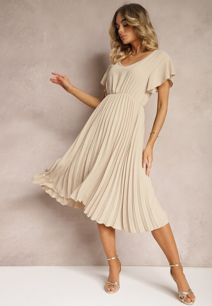 Ciemnoróżowa Rozkloszowana Sukienka z Plisami i Dekoltem w V Rissari