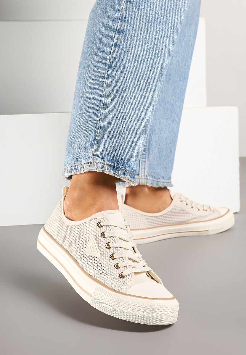 Beżowe Szydełkowe Trampki o Klasycznym Fasonie Vovessa