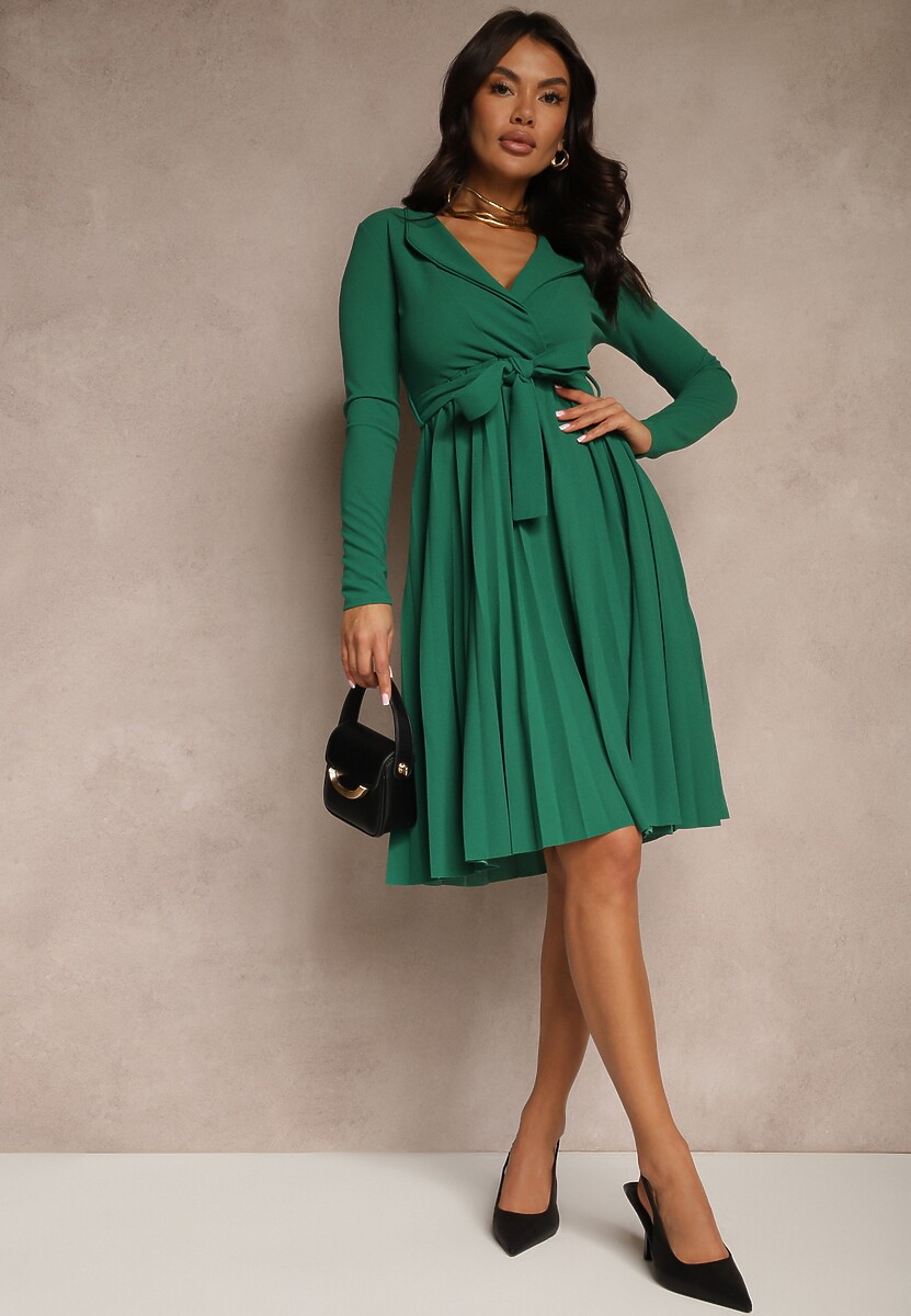 Zielona Plisowana Midi Sukienka z Kopertowym Dekoltem i Paskiem Materiałowym w Talii Keviana