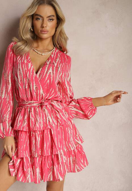 Różowa Rozkloszowana Sukienka Mini z Paskiem i Falbankami w Abstrakcyjny Wzór z Kopertowym Dekoltem Varniema