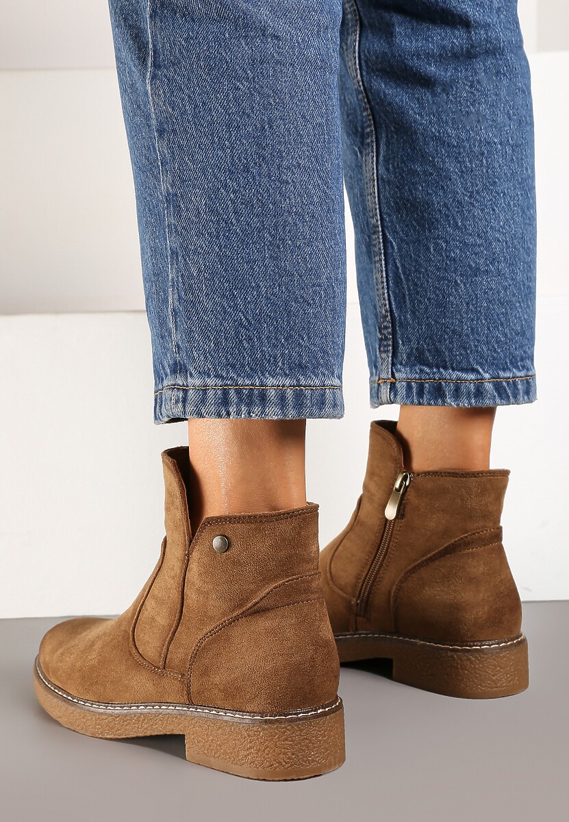 Brązowe Botki na Płaskiej Podeszwie z Ozdobnymi Przeszyciami Harirae