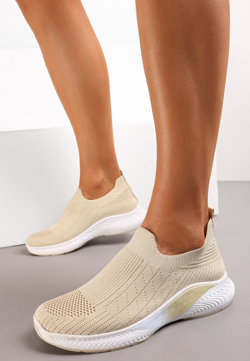 Beżowe Buty Sportowe na Tłoczonej Podeszwie z Elastyczną Cholewką Taiden