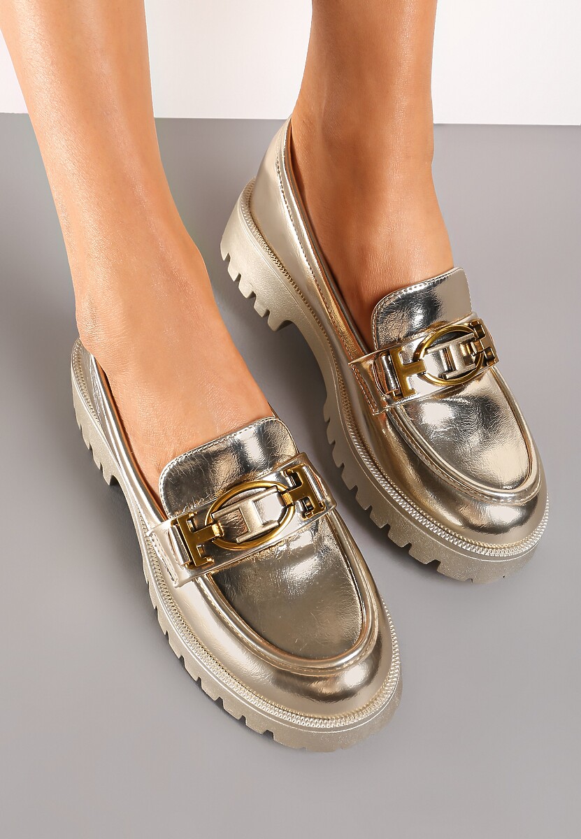 Złote Mokasyny z Geometryczną Klamerką Echonesa