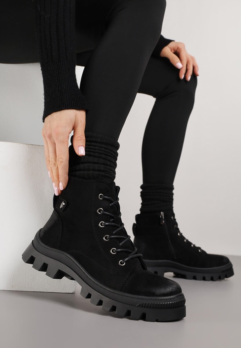 Czerwone Botki Trapery na Platformie Ozdobione Paskiem Argiva